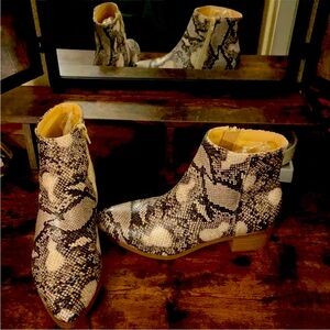 NWT Snakeskin Ankle Boots